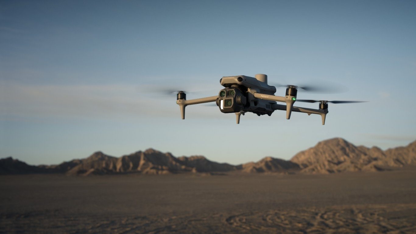 DJI Matrice 4E při mapovacím letu